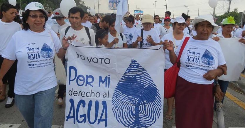 por miderecho al agua